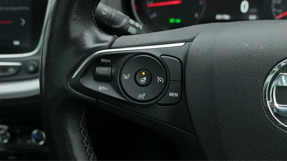 2021-vauxhall-grandland-x-15td-elite-nav-big-25