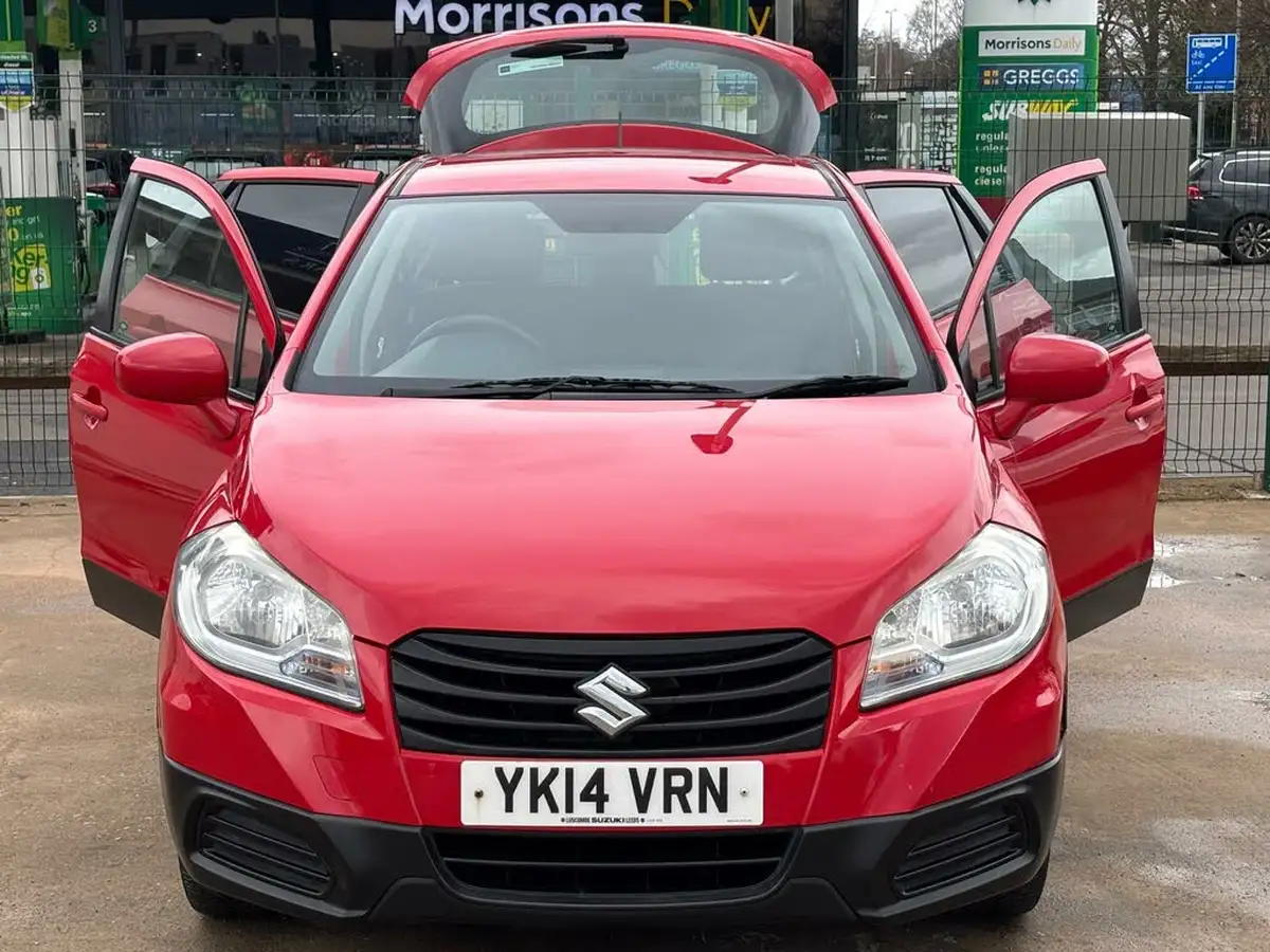 2014-suzuki-s-cross-16-sz3-big-15