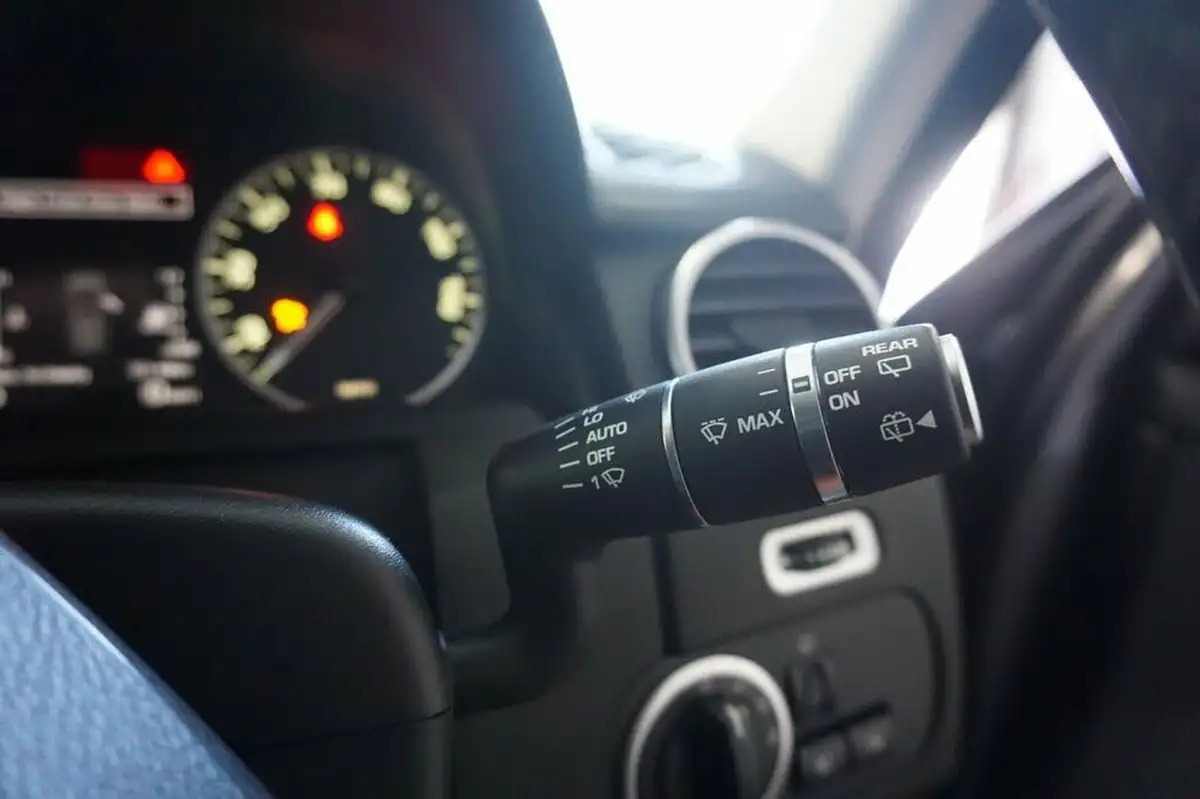 2016-land-rover-discovery-4-30-sd-v6-hse-big-23