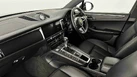 2019-porsche-macan-20-small-10