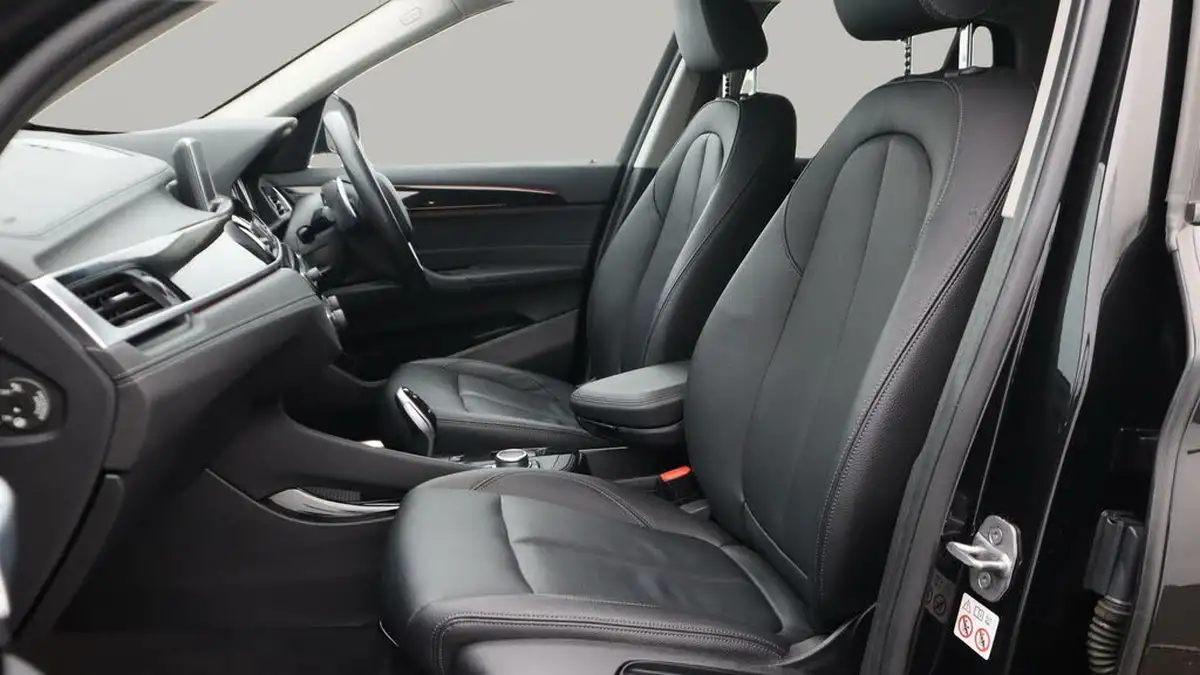 2022-bmw-x1-20-xdrive20i-xline-big-14