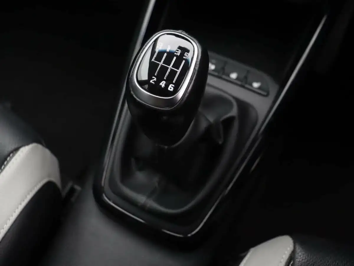 2019-kia-stonic-10-t-gdi-4-big-30