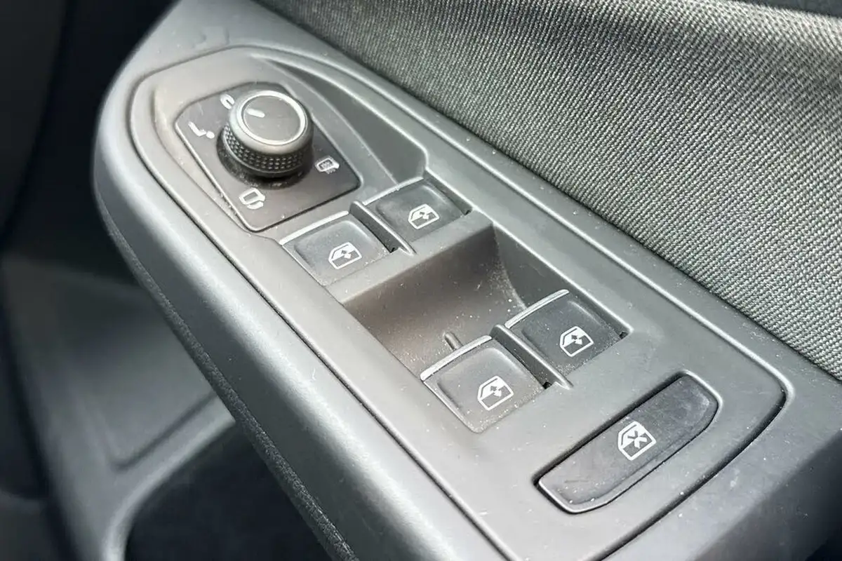 2021-volkswagen-golf-20-tsi-gti-big-63