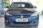 2013-vauxhall-astra-20td-sri-ss-estate-small-10