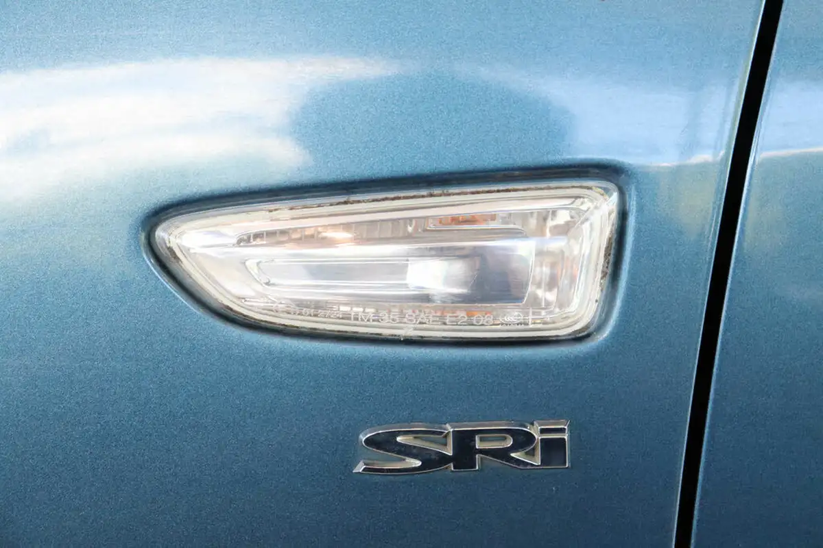 2013-vauxhall-astra-20td-sri-ss-estate-big-71