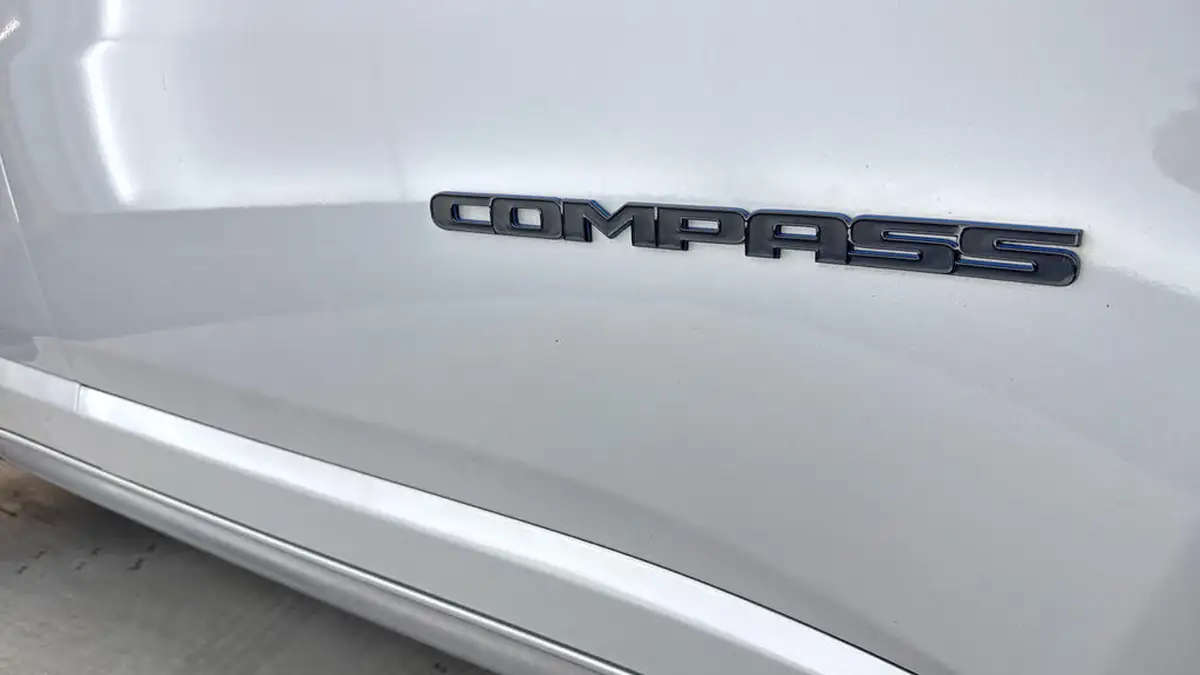 2023-jeep-compass-13-gse-s-big-23