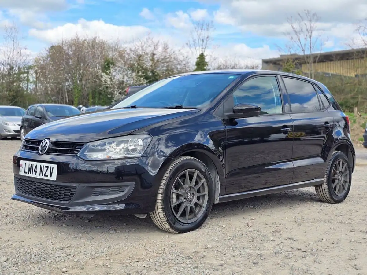2014-volkswagen-polo-big-8