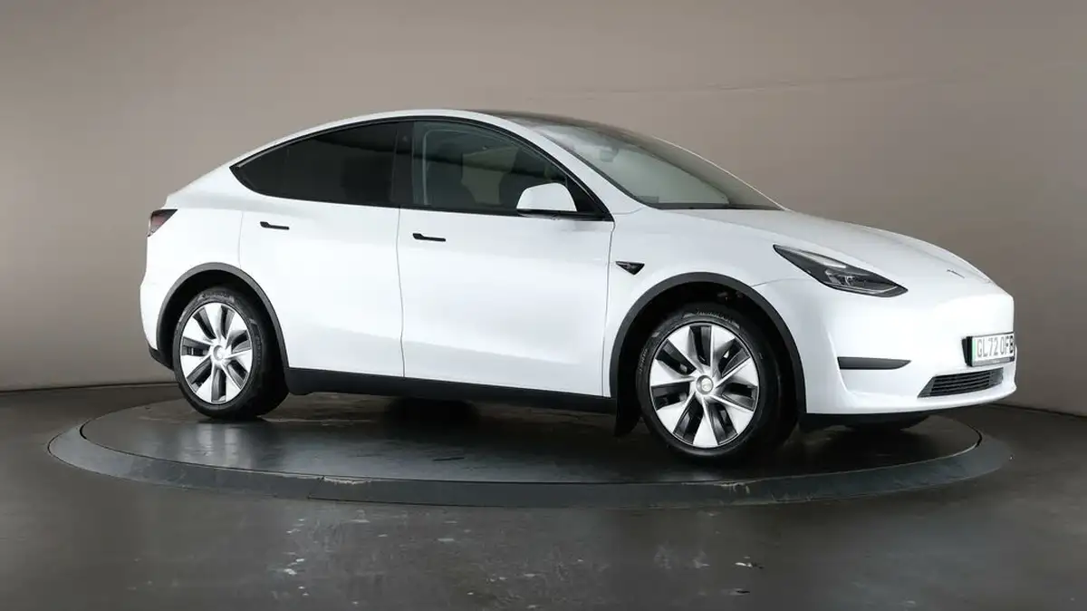 2022-tesla-model-y-e-rwd-big-54