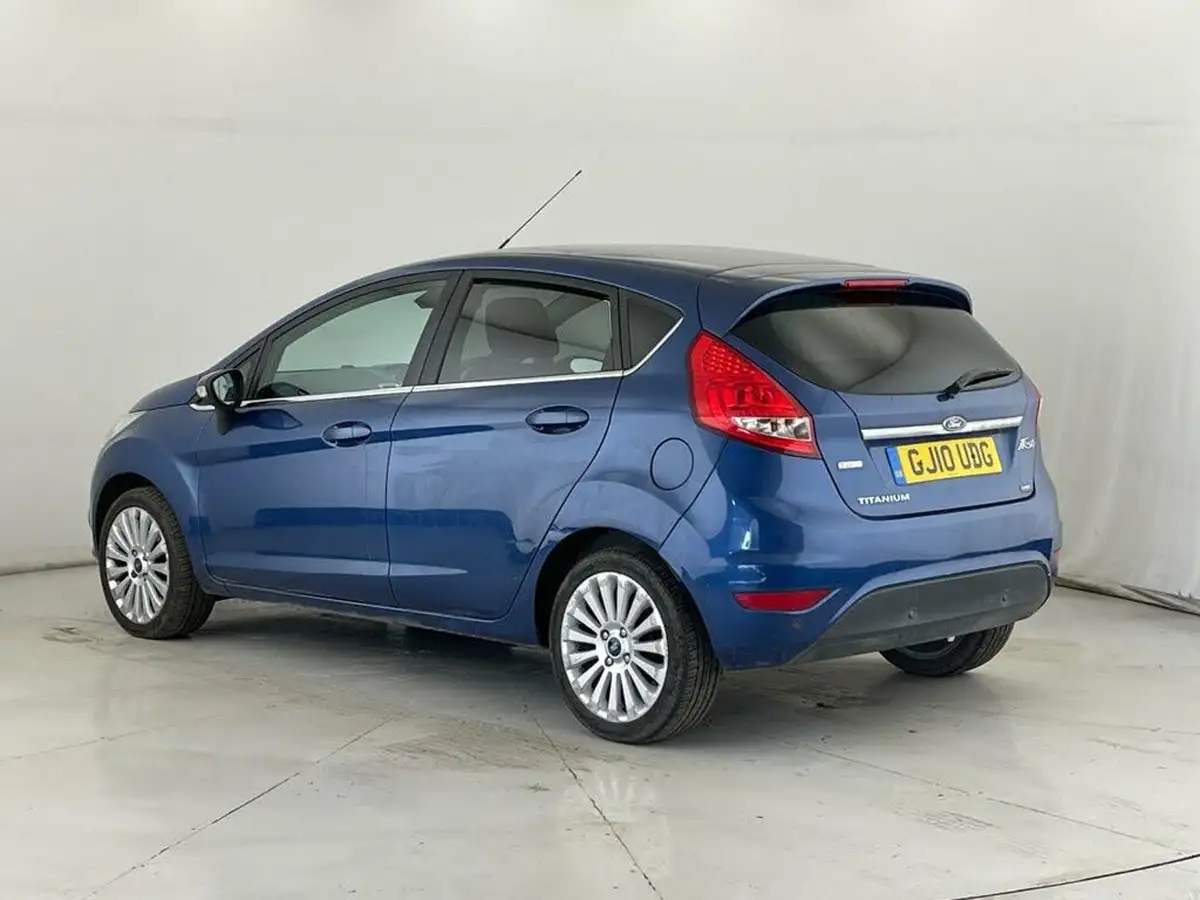 2010-ford-fiesta-14td-titanium-5d-1399cc-big-5