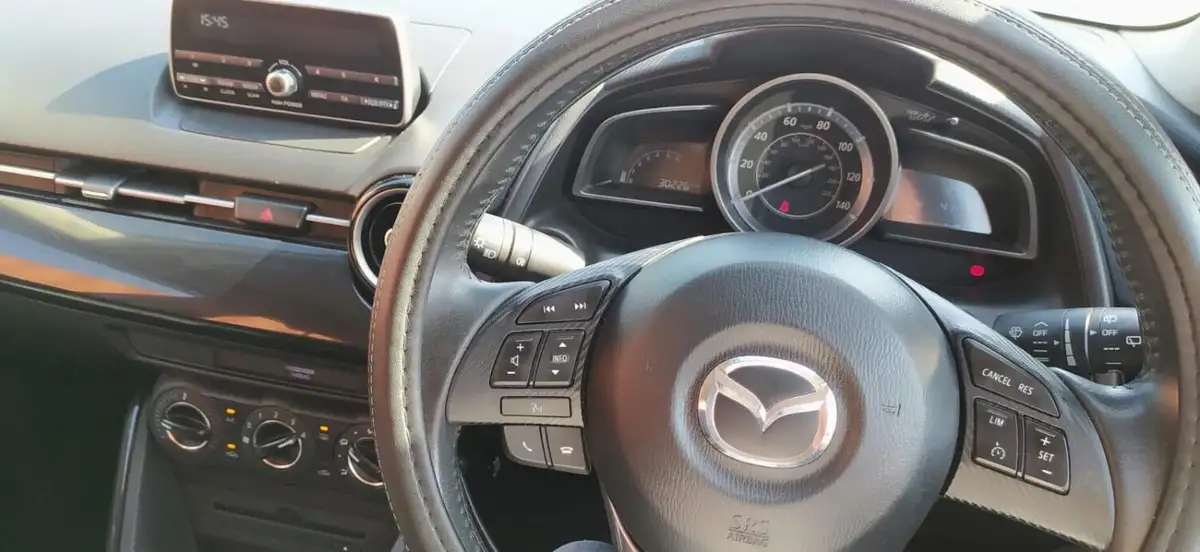 2015-mazda-mazda2-15-se-l-75ps-big-45