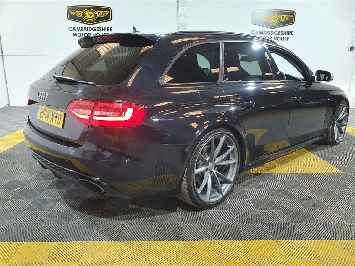 2014-audi-rs4-avant-42-quattro-avant-big-35