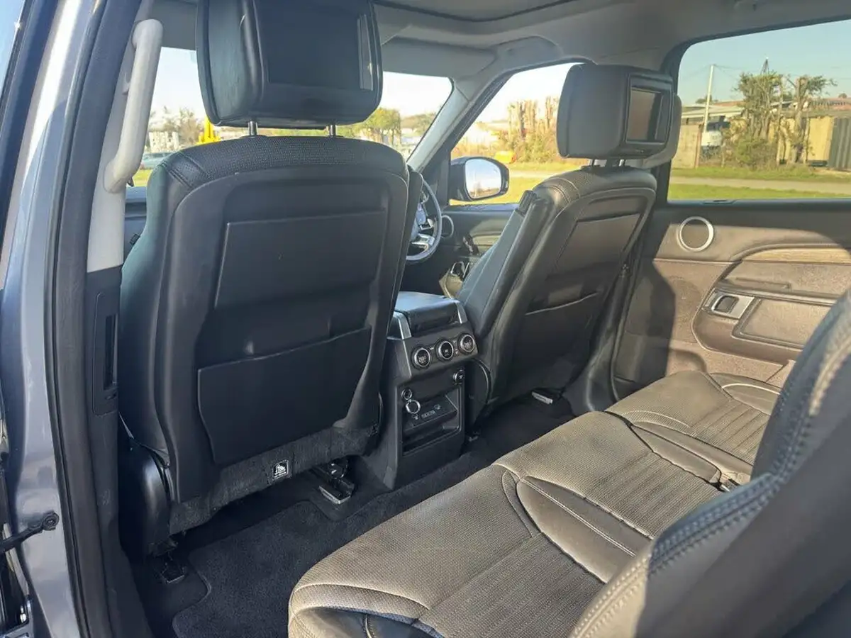 2018-land-rover-discovery-30-sd-v6-hse-luxury-big-33