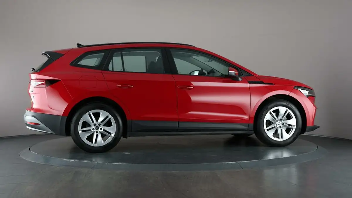 2022-skoda-enyaq-e-60-big-63