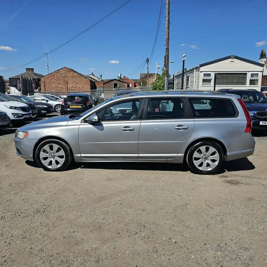 2009-volvo-v70-20td-se-big-2