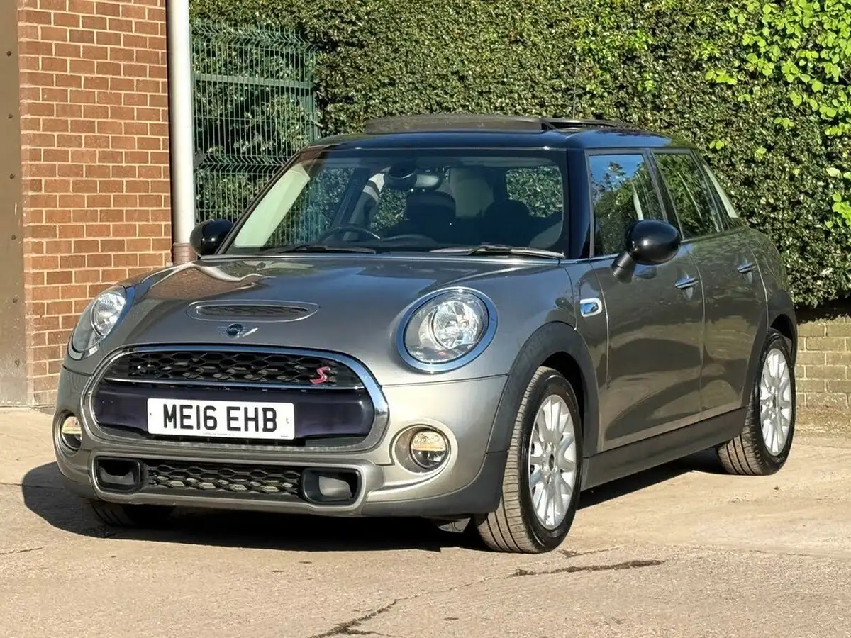 2016-mini-cooper-20-cooper-s-ss-hatchback-5d-big-21