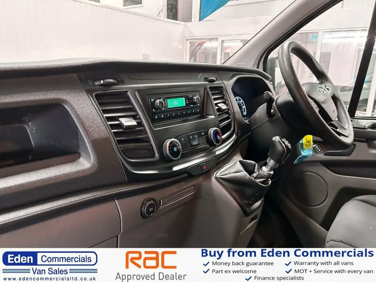 2019-ford-transit-custom-20tdci-300-l1h1-105pseu6-panel-van-big-2