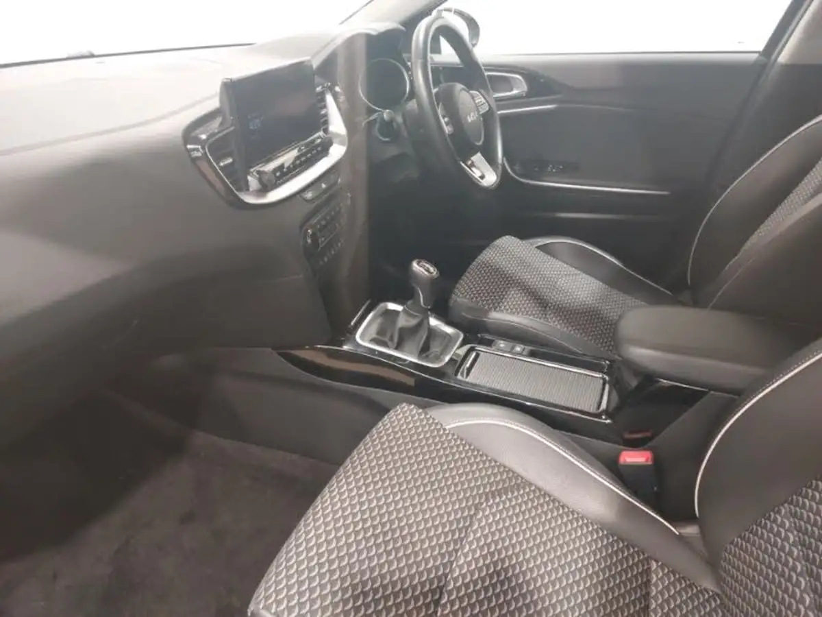 2022-kia-xceed-15-t-gdi-3-big-4