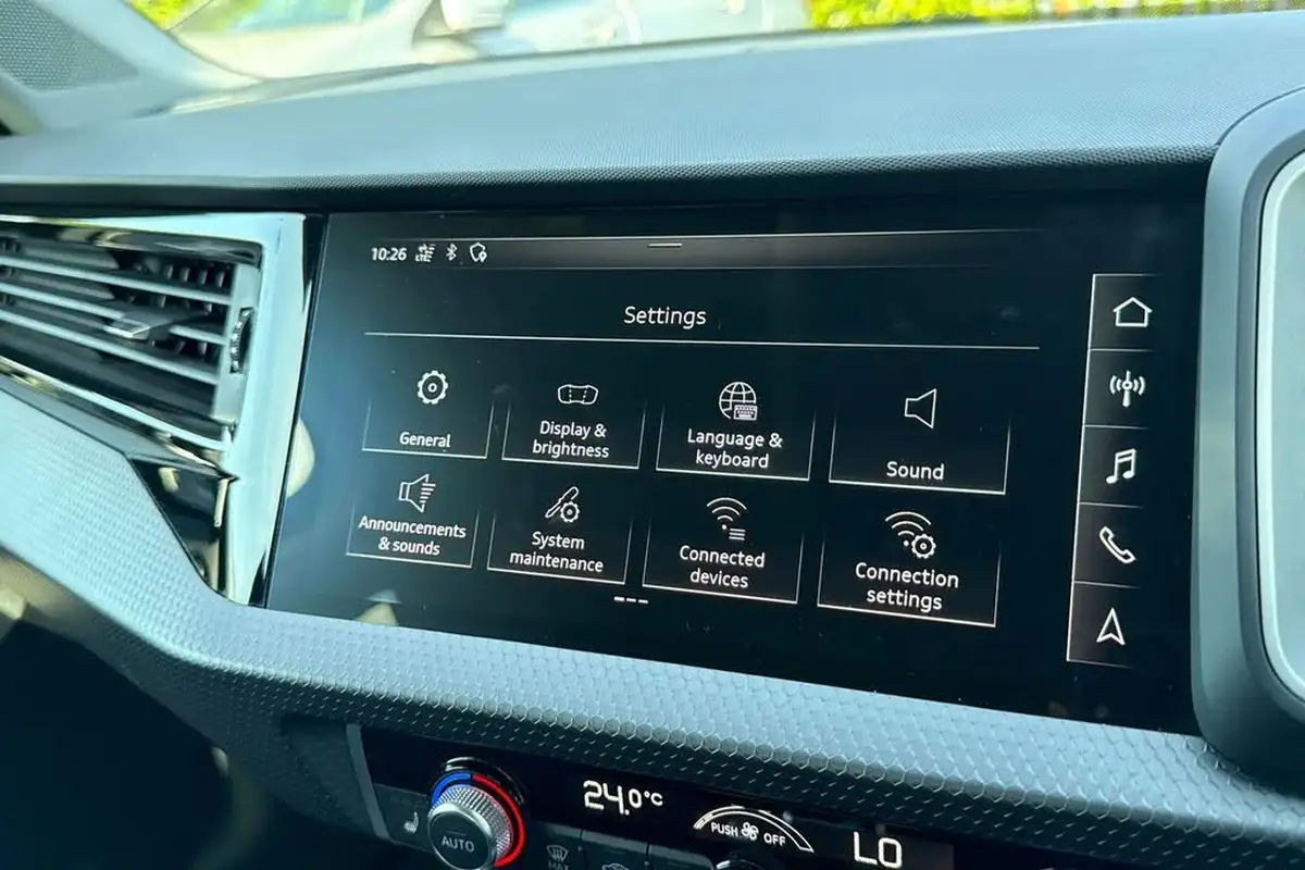 2019-audi-a1-10-30-tfsi-sport-big-52