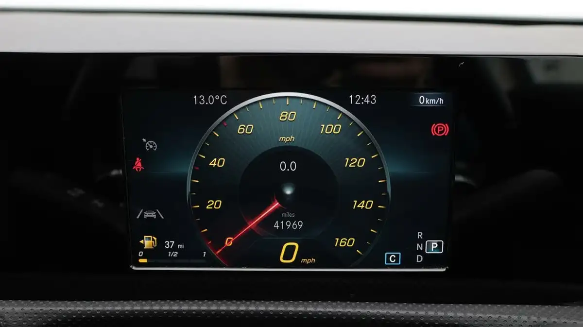 2020-mercedes-benz-a-class-13-a200-amg-line-hatchback-5d-7g-dct-big-10