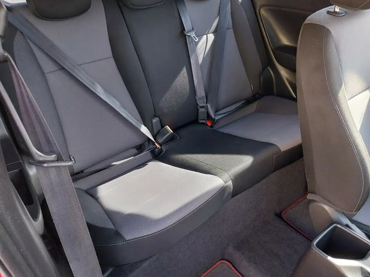 2018-hyundai-i20-10-t-gdi-se-coupe-3d-big-16