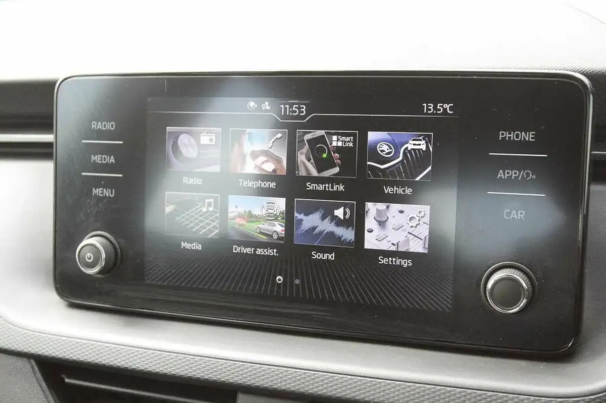 2020-skoda-kamiq-10-tsi-se-95ps-big-14