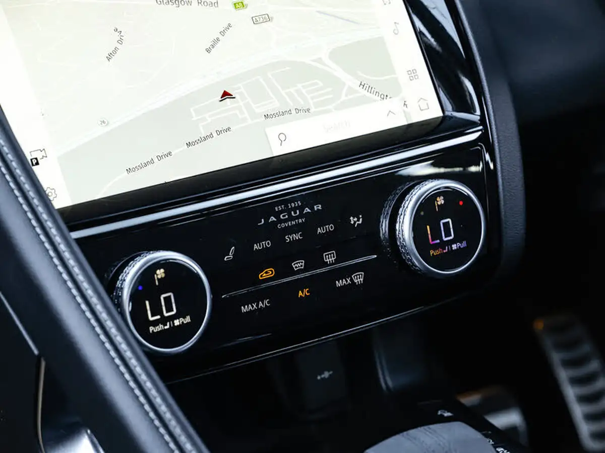 2021-jaguar-e-pace-20-d200-r-dynamic-s-big-13