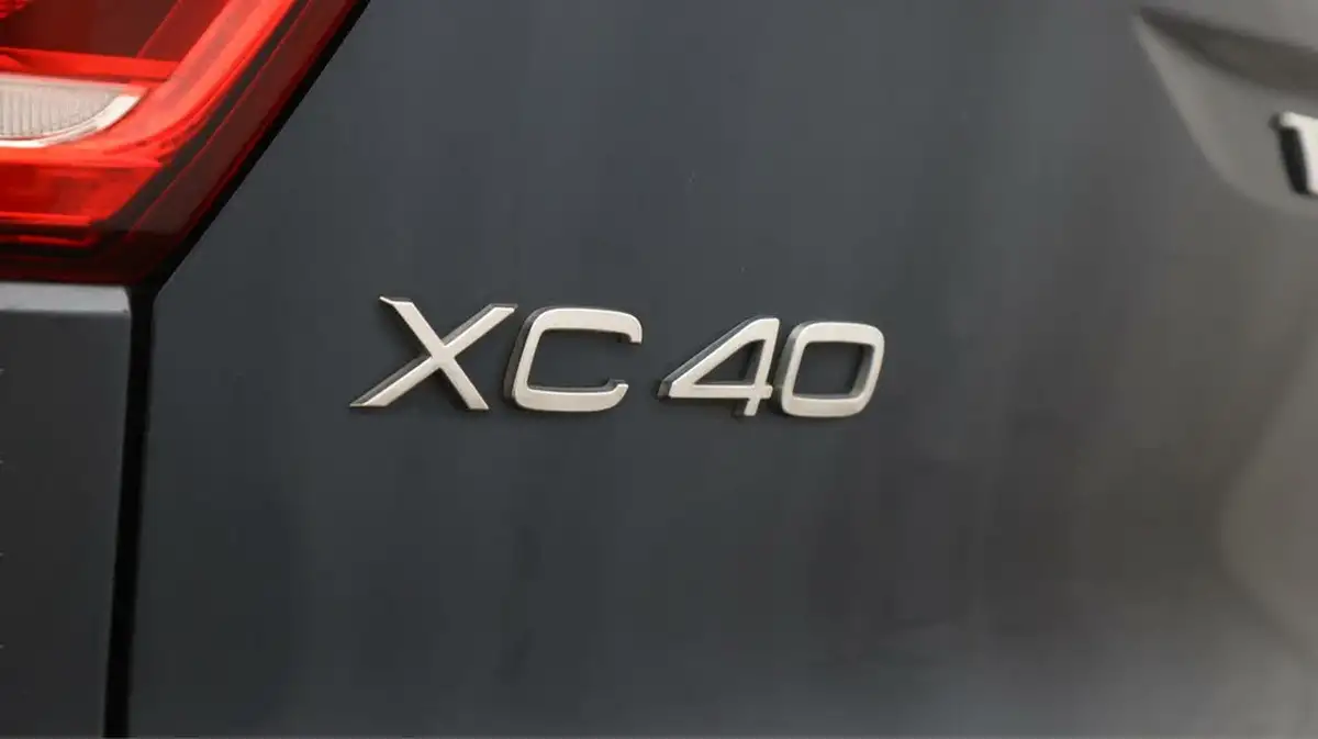 2020-volvo-xc40-20-b4-inscription-pro-big-21