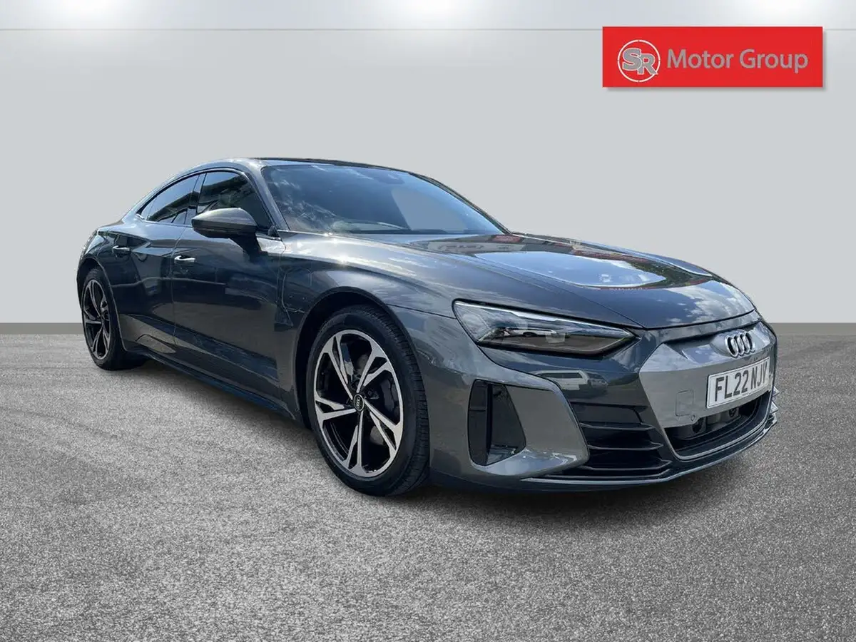 2022-audi-e-tron-gt-e-big-0