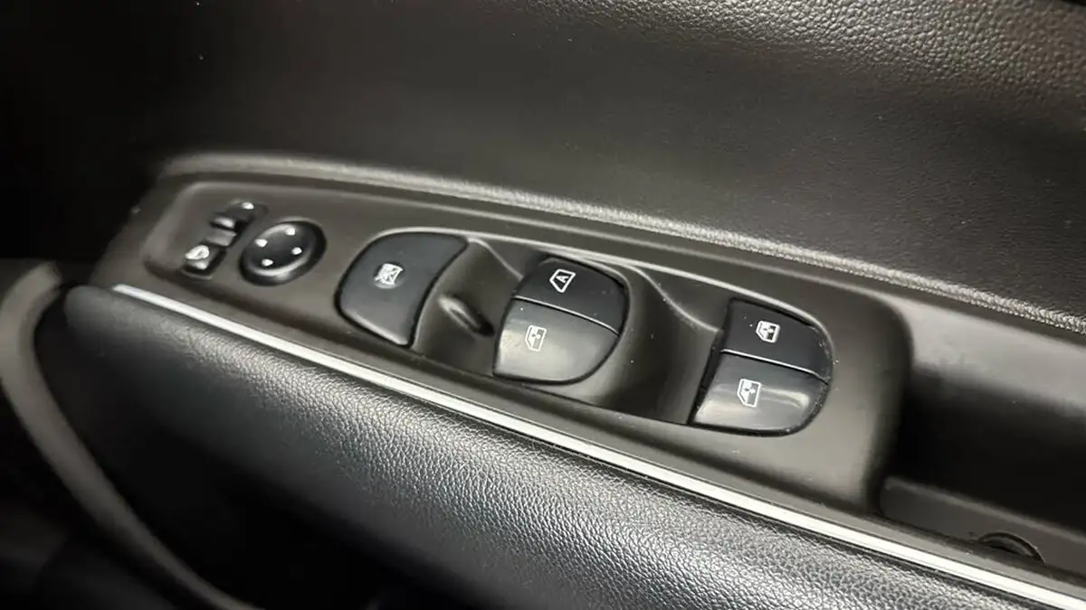 2017-renault-koleos-16dci-dynamique-s-nav-big-19