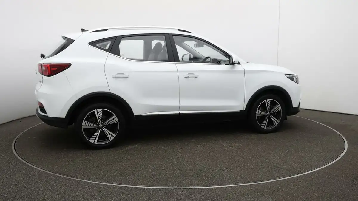 2021-mg-zs-suv-e-exclusive-ev-big-50