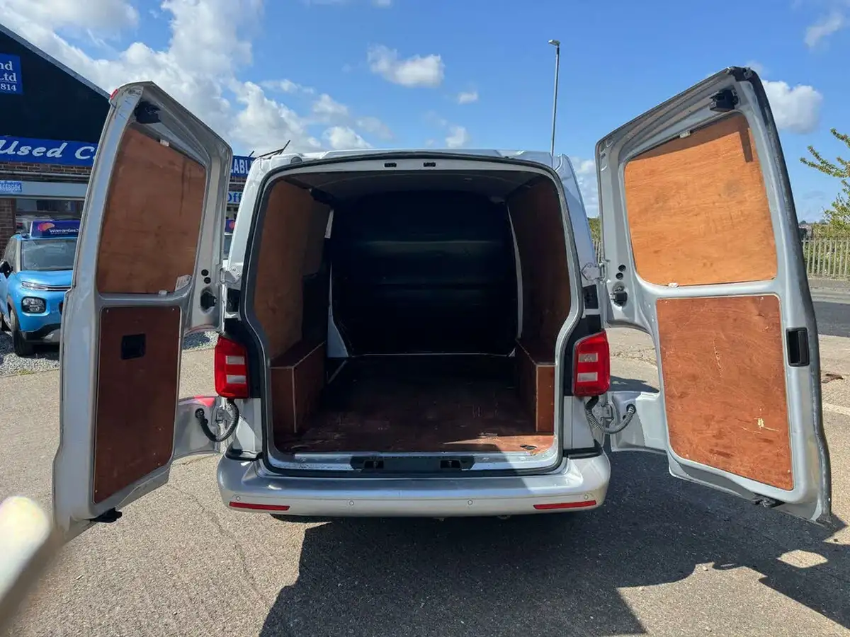 2019-volkswagen-transporter-20tdi-t28-highline-bmt-swb-102pseu6-big-9