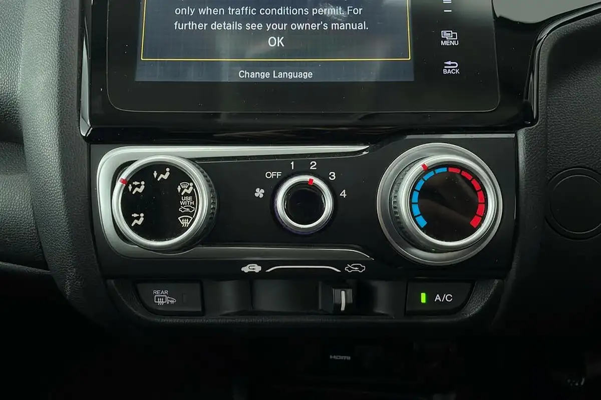 2018-honda-jazz-13-i-vtec-se-navi-big-13