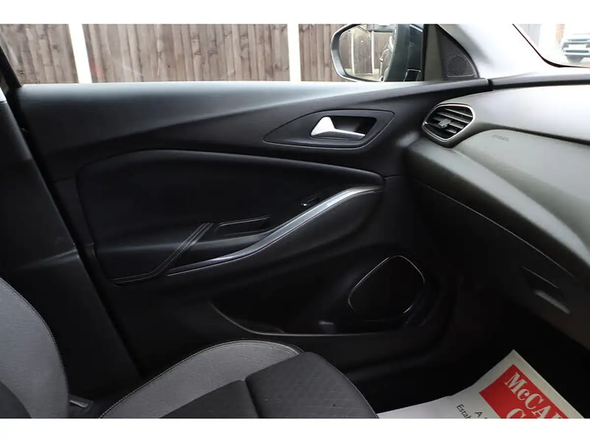 2020-vauxhall-grandland-x-12-sri-nav-auto-big-39