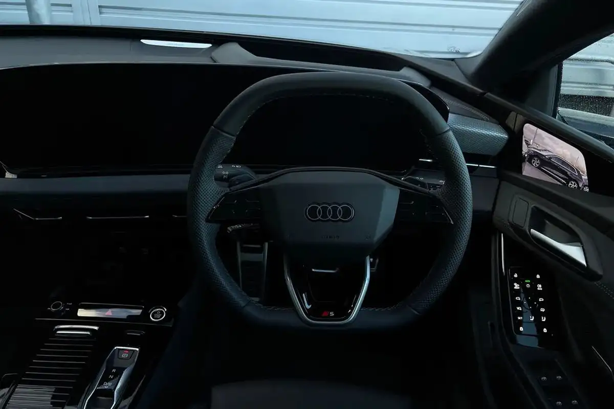 2025-audi-a6-e-tron-e-launch-edition-big-16