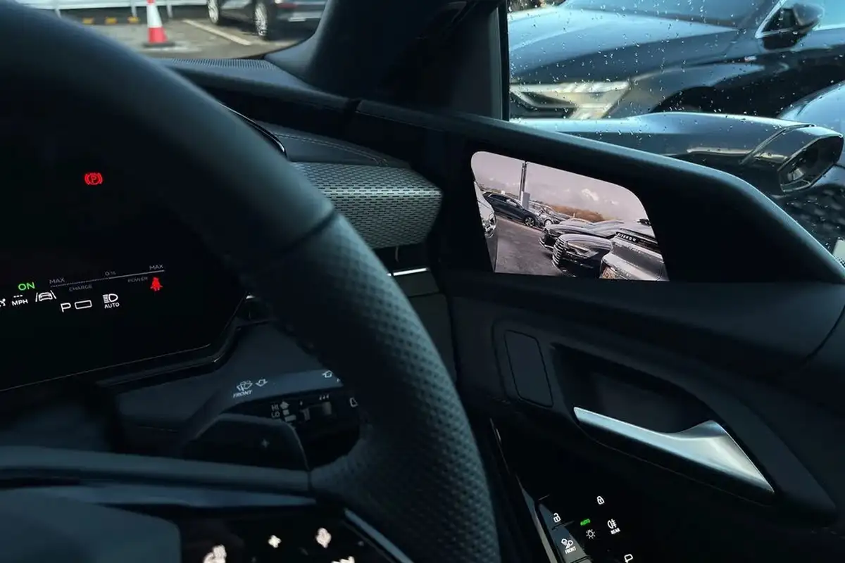 2025-audi-a6-e-tron-e-launch-edition-big-40