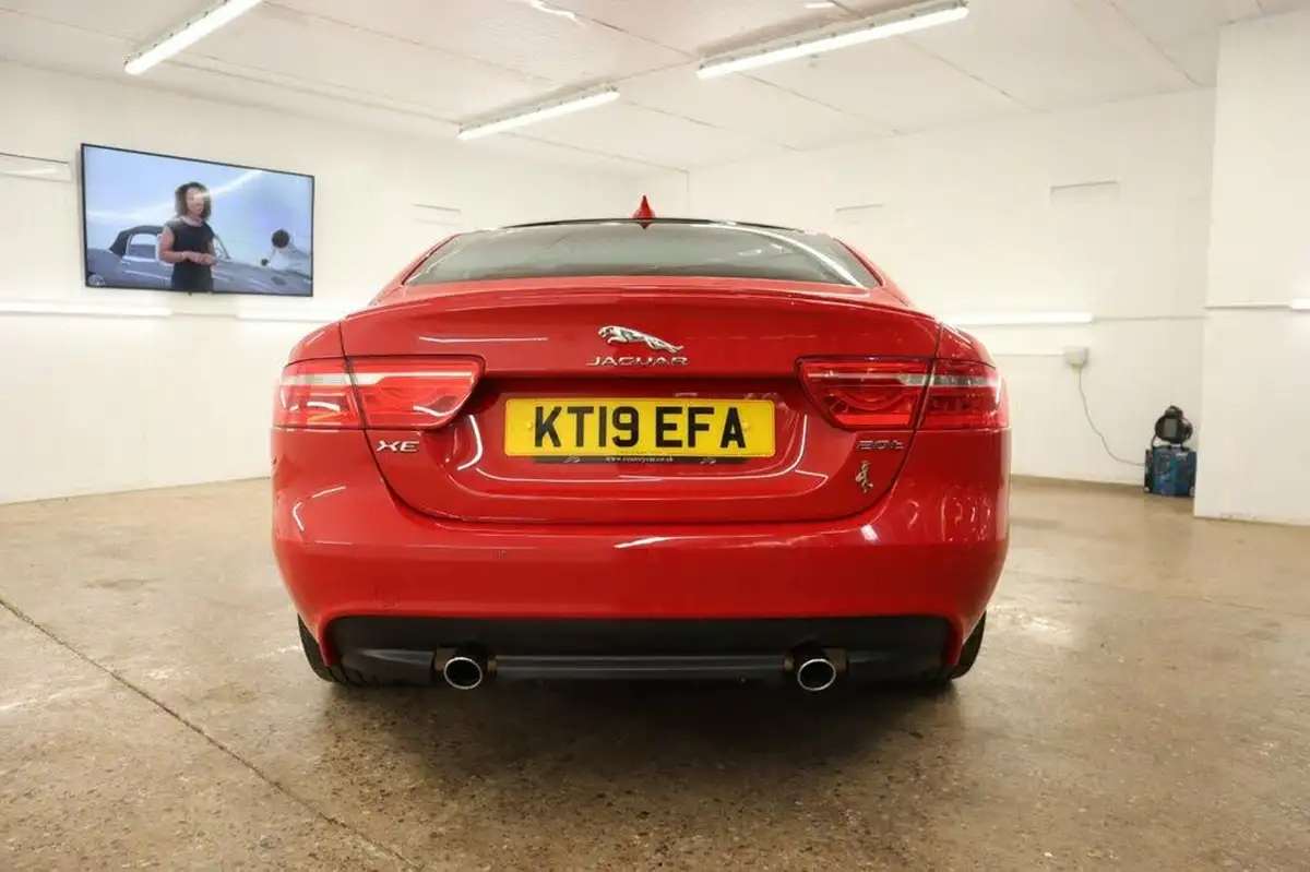 2019-jaguar-xe-20i-r-sport-200ps-big-5