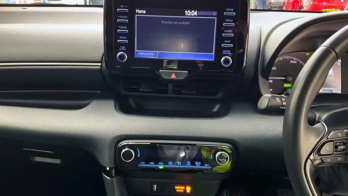 2022-toyota-yaris-15-vvt-i-icon-big-5