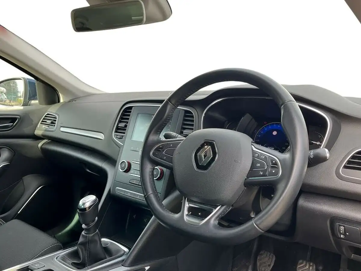 2020-renault-megane-13-tce-iconic-hatchback-big-5
