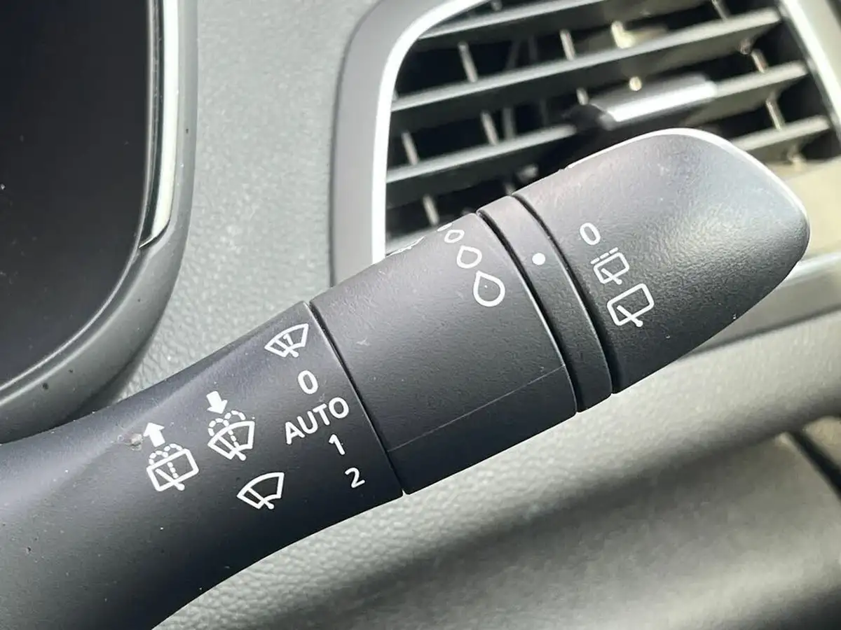 2020-renault-megane-13-tce-iconic-hatchback-big-27