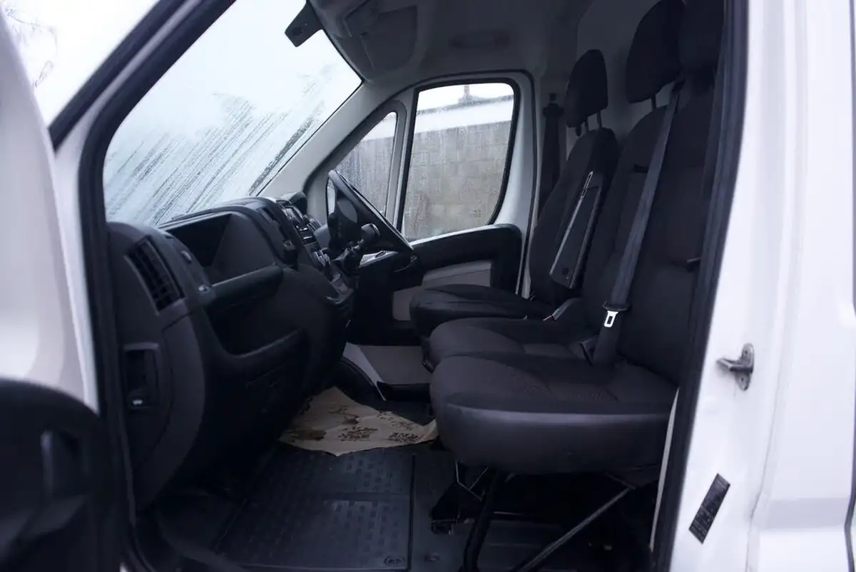 2019-peugeot-boxer-22-bluehdi-professional-335-l3-h2-panel-big-27