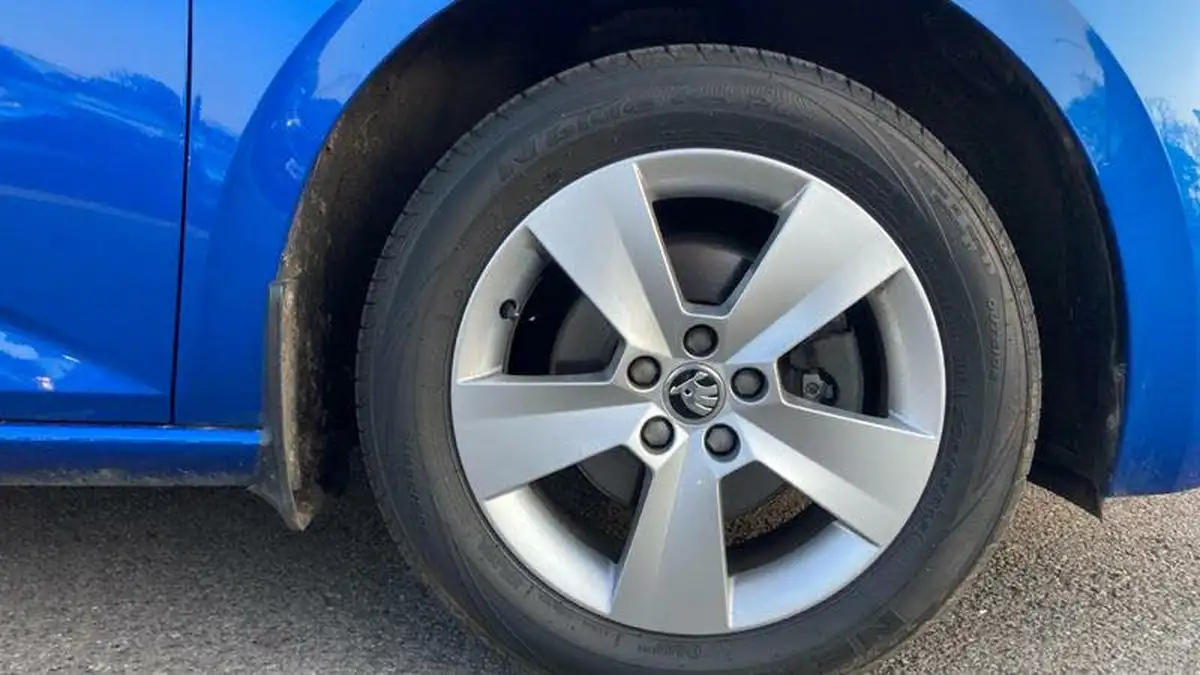 2019-skoda-scala-10-tsi-se-115ps-big-4