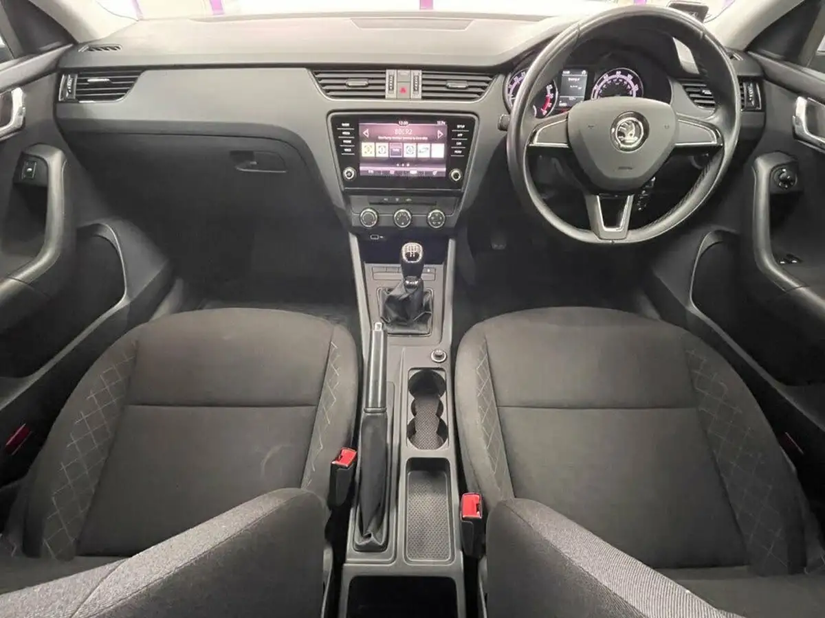 2019-skoda-octavia-10-tsi-s-estate-big-1