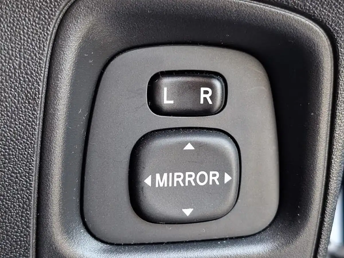 2019-citroen-c1-10-vti-airscape-urban-ride-big-12