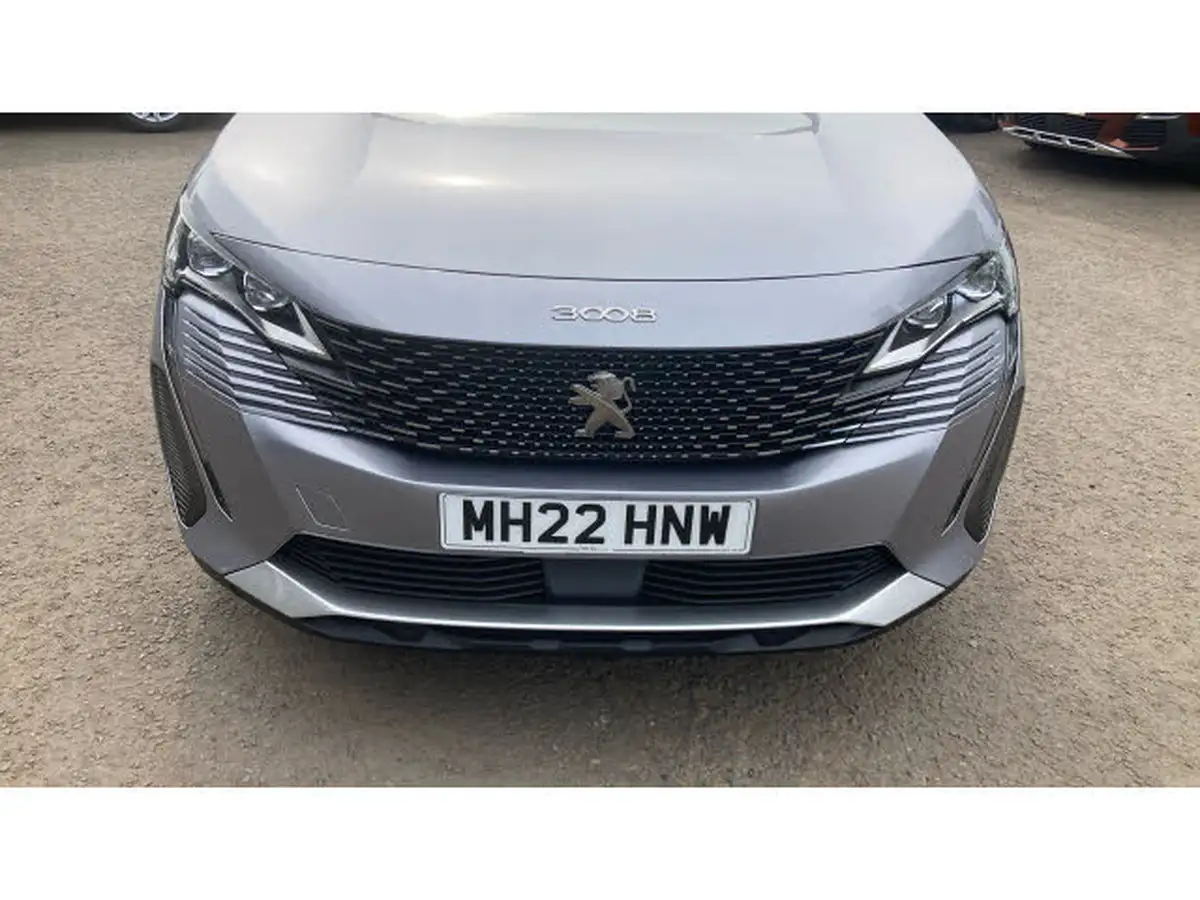 2022-peugeot-3008-suv-12-puretech-gt-big-21