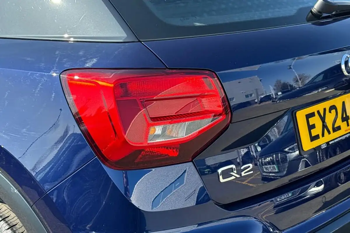 2024-audi-q2-15-35-tfsi-sport-s-tronic-big-7