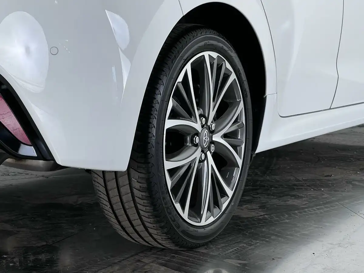 2022-toyota-yaris-15-vvt-i-excel-big-8