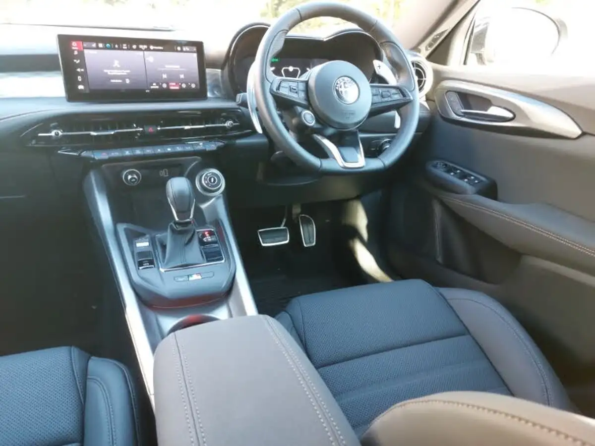 2024-alfa-romeo-tonale-15-sprint-big-9