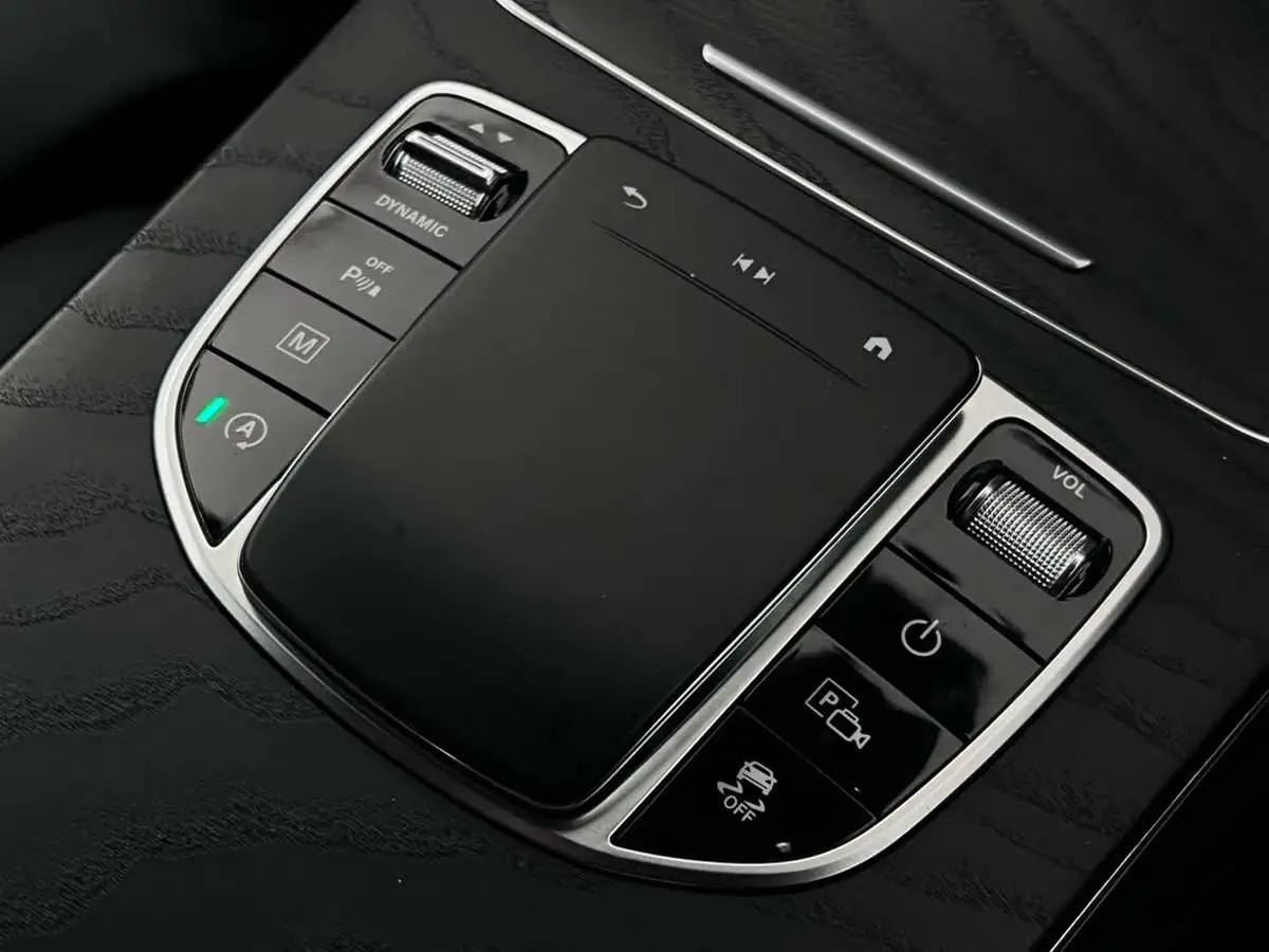 2020-mercedes-benz-glc-class-20d-glc300d-amg-line-premium-station-wagon-5d-big-34