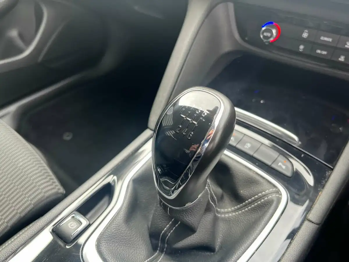 2021-vauxhall-insignia-grand-sport-15-turbo-d-sri-nav-big-34