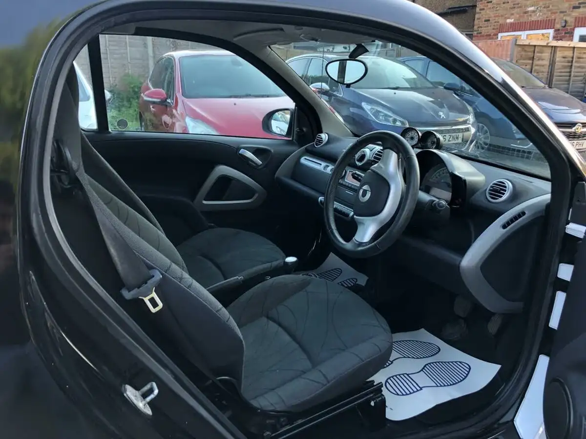 2013-smart-fortwo-10-edition-21-coupe-big-12